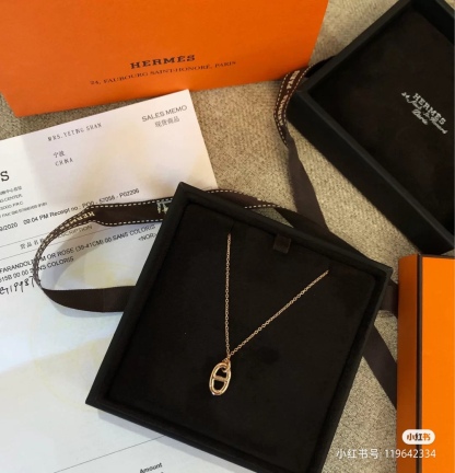 Buy replica Hermes Pig Nose Pendant Necklace - No Diamond and replica jewelry from PICKS Jewelry