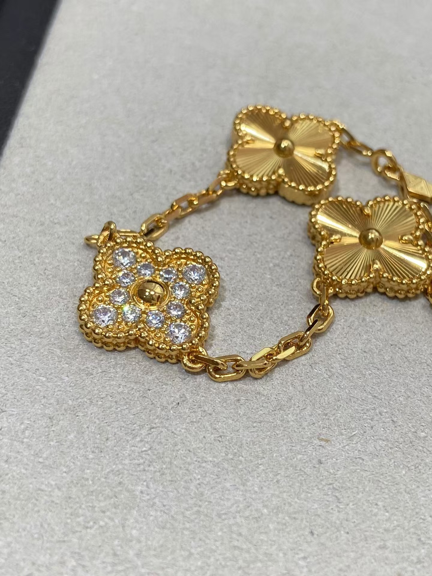 Buy replica Van Cleef & Arpels Vintage Alhambra Bracelet 5 Motifs and replica jewelry from PICKS Jewelry