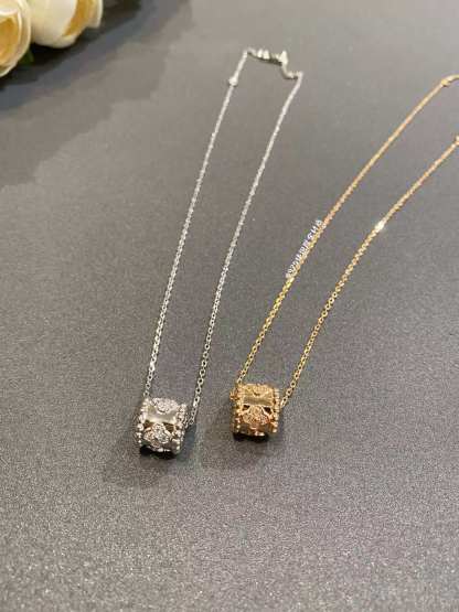 Buy replica Van Cleef & Arpels Perlée Clovers Pendant Necklace and replica jewelry from PICKS Jewelry