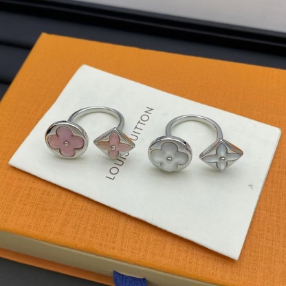 Buy replica Louis Vuitton Classic Ring and replica jewelry from PICKS Jewelry