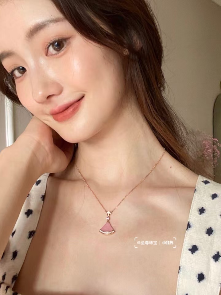 Buy replica Bvlgari Divas' Dream Necklace - Pink and replica jewelry from PICKS Jewelry