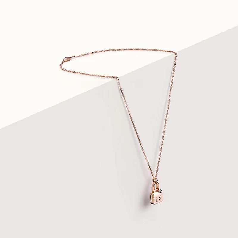 Buy replica Hermes Plain Surface Bag Pendant Necklace and replica jewelry from PICKS Jewelry
