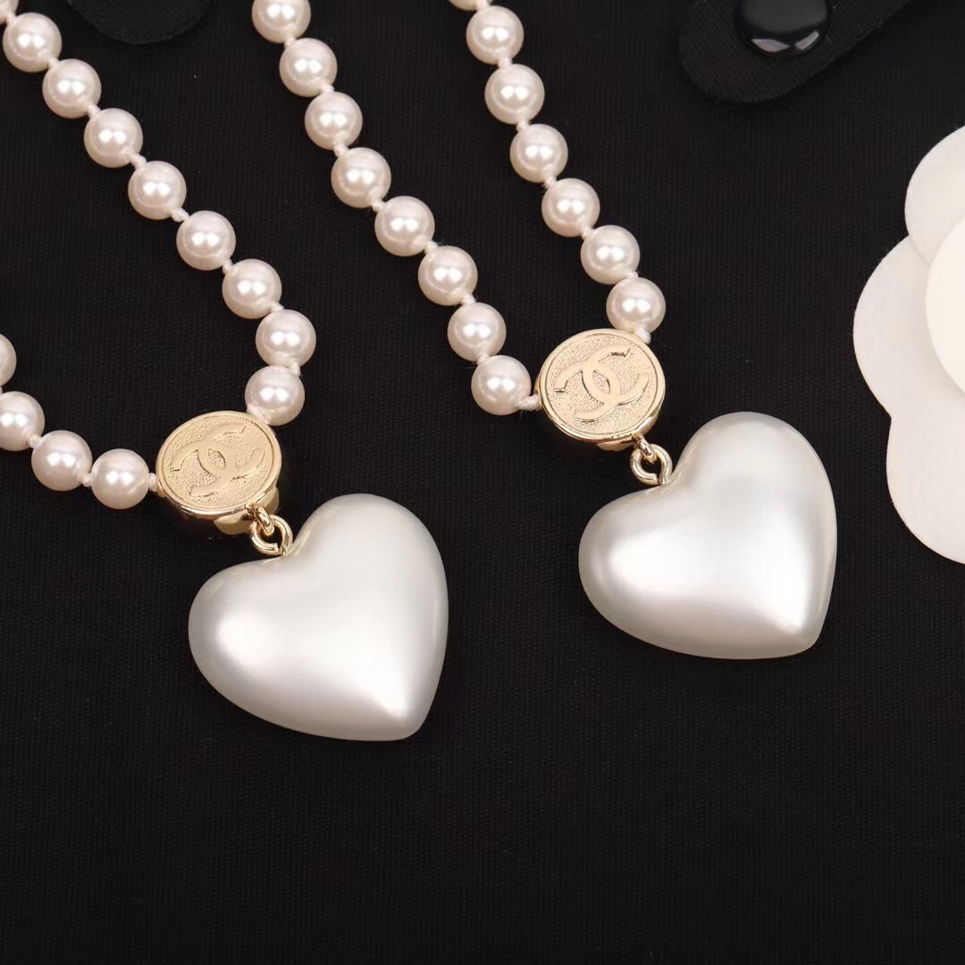 Buy replica Chanel Princess Style Heart Pendant Pearl Necklace and replica jewelry from PICKS Jewelry
