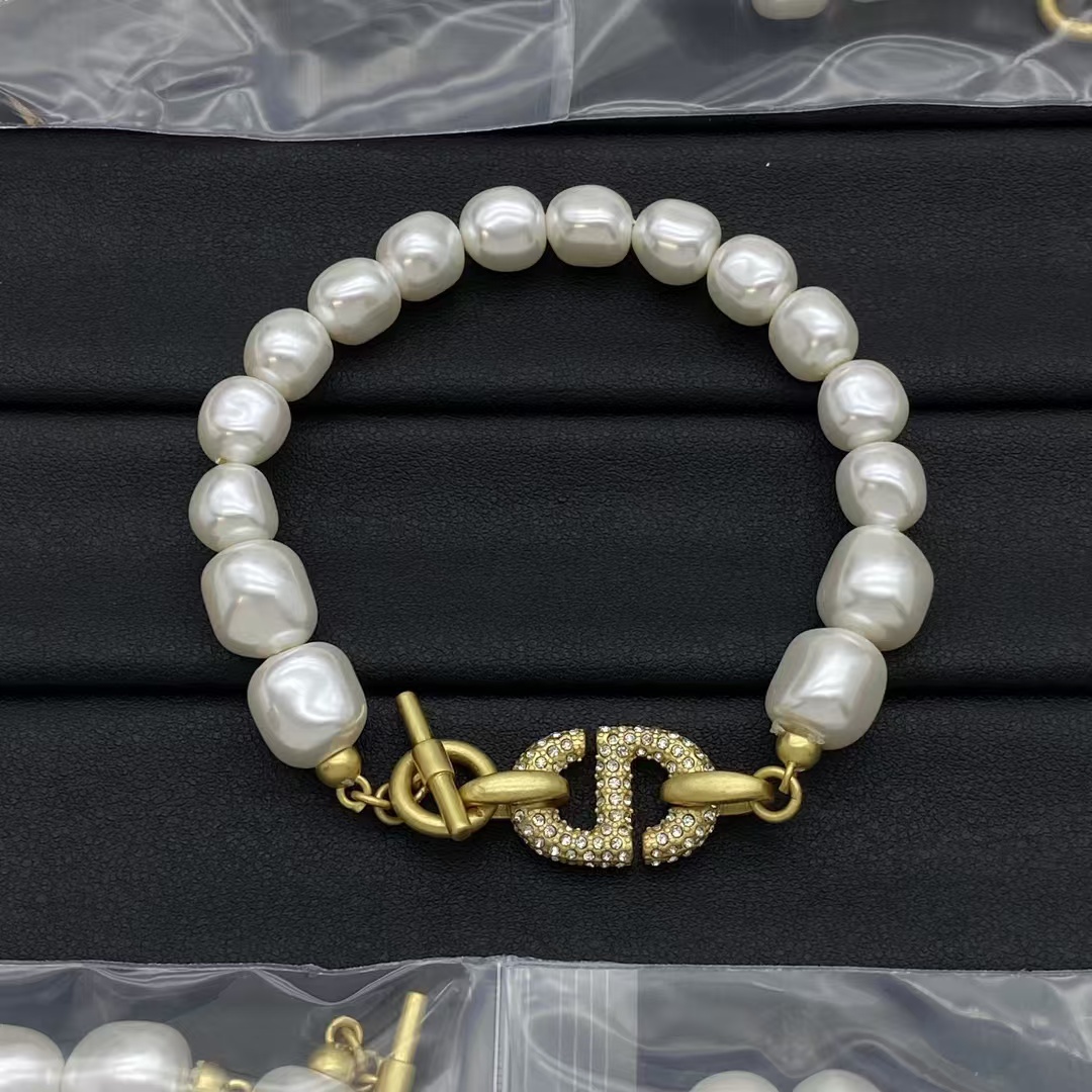 Buy replica Dior CD OT Clasp Baroque Pearl Bracelet and replica jewelry from PICKS Jewelry
