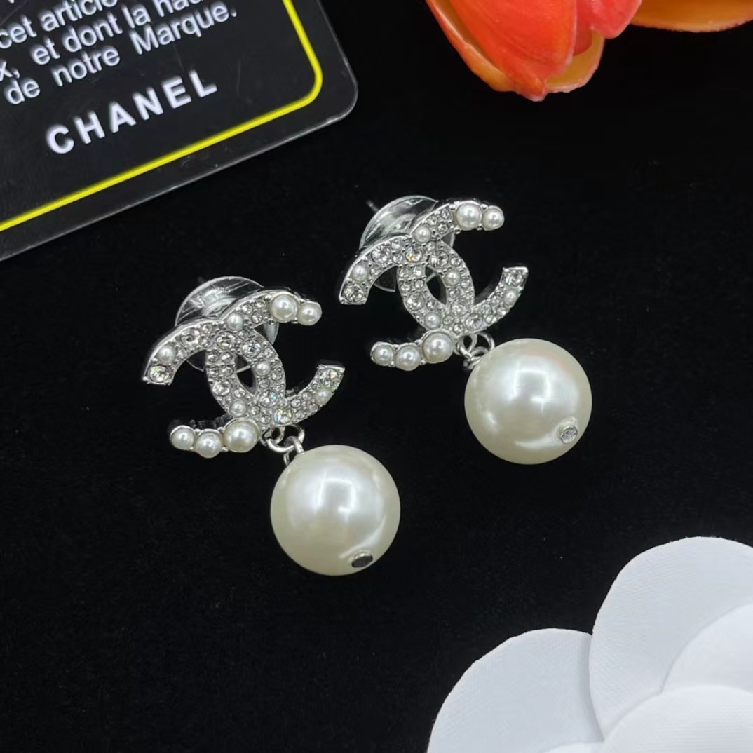 Buy replica Chanel Prom Pearl Dangle Earrings and replica jewelry from PICKS Jewelry