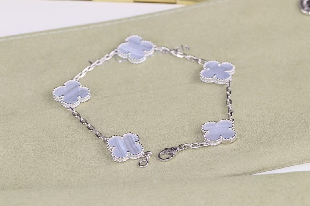 Buy replica Van Cleef & Arpels Vintage Alhambra Bracelet 5 Motifs and replica jewelry from PICKS Jewelry