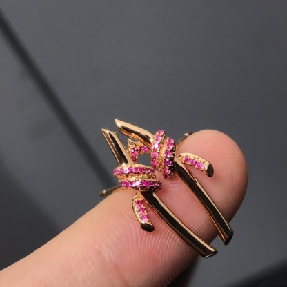 Buy replica Tiffany Knot Earrings and replica jewelry from PICKS Jewelry