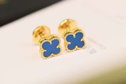 Buy replica Van Cleef & Arpels Earstuds Earring - Mini and replica jewelry from PICKS Jewelry