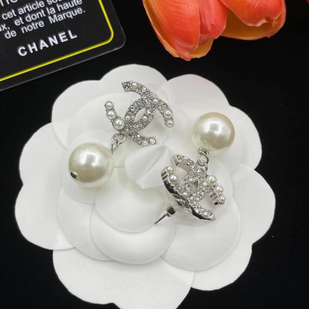 Buy replica Chanel Prom Pearl Dangle Earrings and replica jewelry from PICKS Jewelry