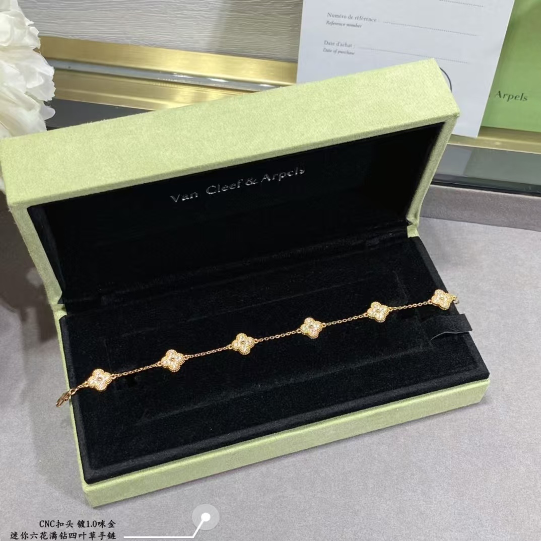 Buy replica Van Cleef & Arpels Full Diamond Six Clover Bracelet 0.9mm and replica jewelry from PICKS Jewelry