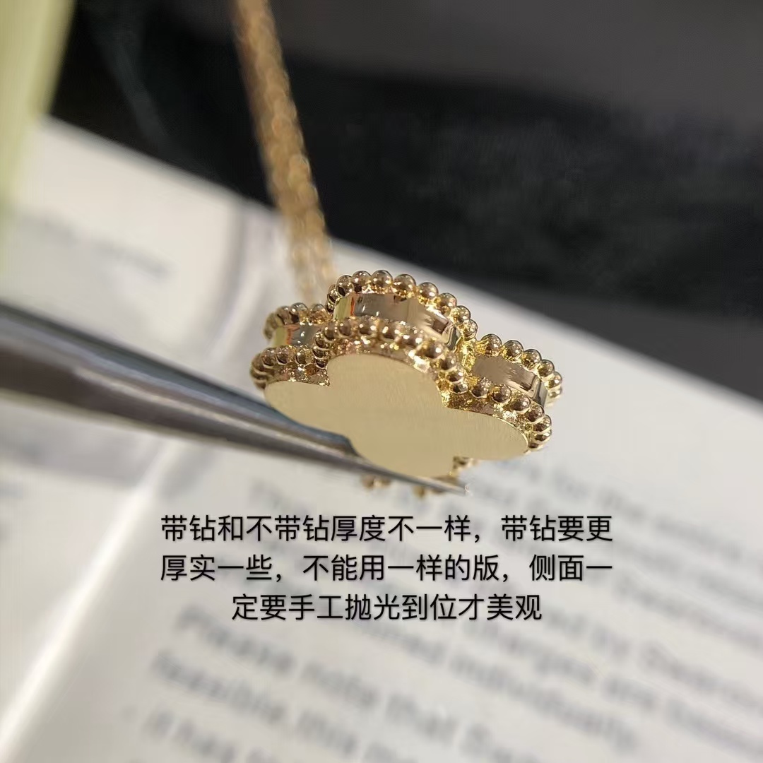 Buy replica Van Cleef & Arpels Magic Alhambra Pendant Necklace and replica jewelry from PICKS Jewelry