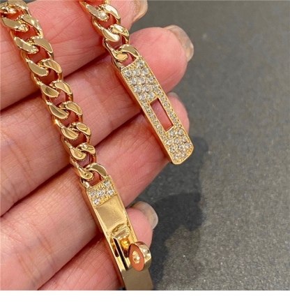 Buy replica Hermes Cuban Chain Pig Nose Bracelet and replica jewelry from PICKS Jewelry