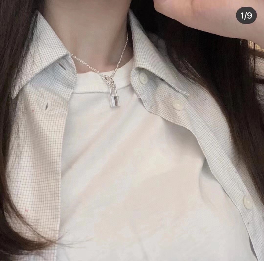 Buy replica Hermes OT Clasp Lock Pendant Necklace and replica jewelry from PICKS Jewelry