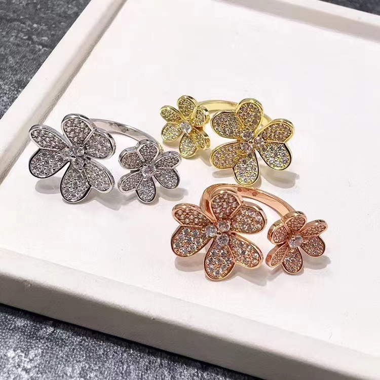 Buy replica Van Cleef & Arpels Four Leaf Clover Ring and replica jewelry from PICKS Jewelry