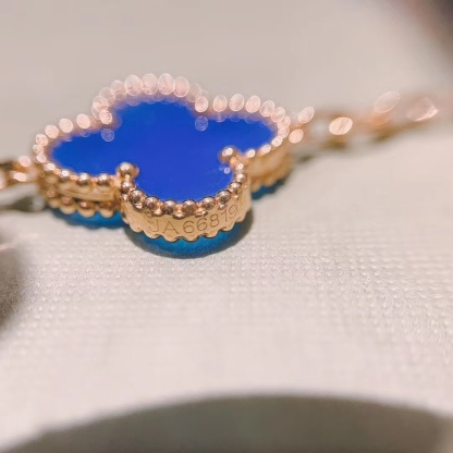 Buy replica Van Cleef & Arpels Vintage Alhambra Bracelet 5 Motifs and replica jewelry from PICKS Jewelry