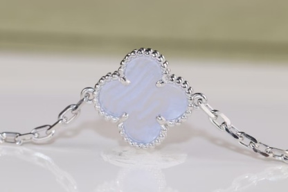 Buy replica Van Cleef & Arpels Vintage Alhambra Bracelet 5 Motifs and replica jewelry from PICKS Jewelry