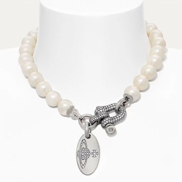 Buy replica Vivienne Westwood Horseshoe Clasp Saturn Pearl Necklace and replica jewelry from PICKS Jewelry