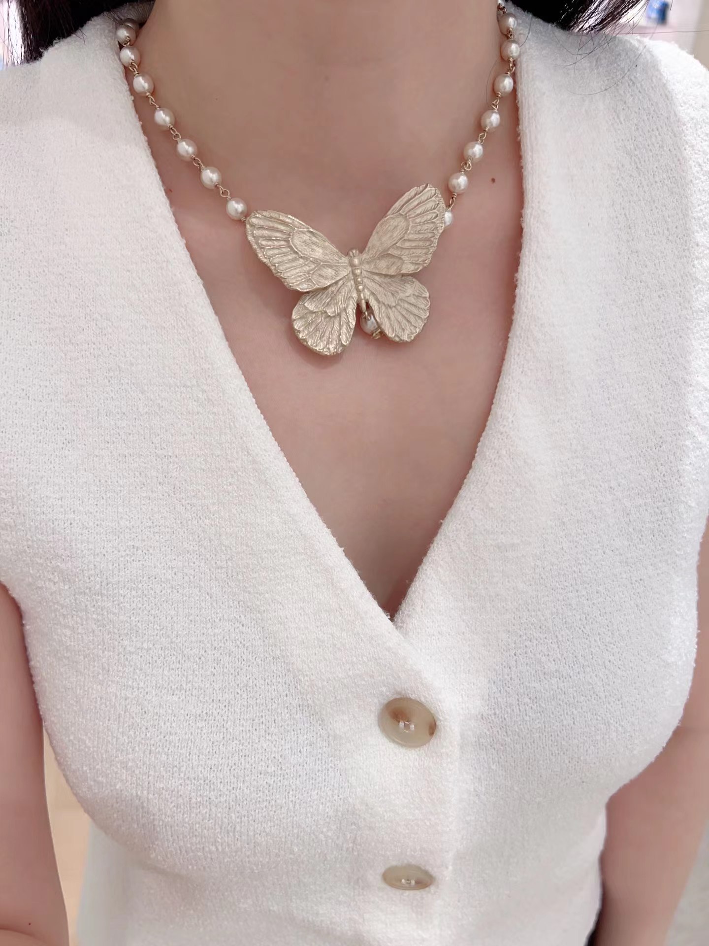 Buy replica Dior Butterfly Pearl Necklace and replica jewelry from PICKS Jewelry