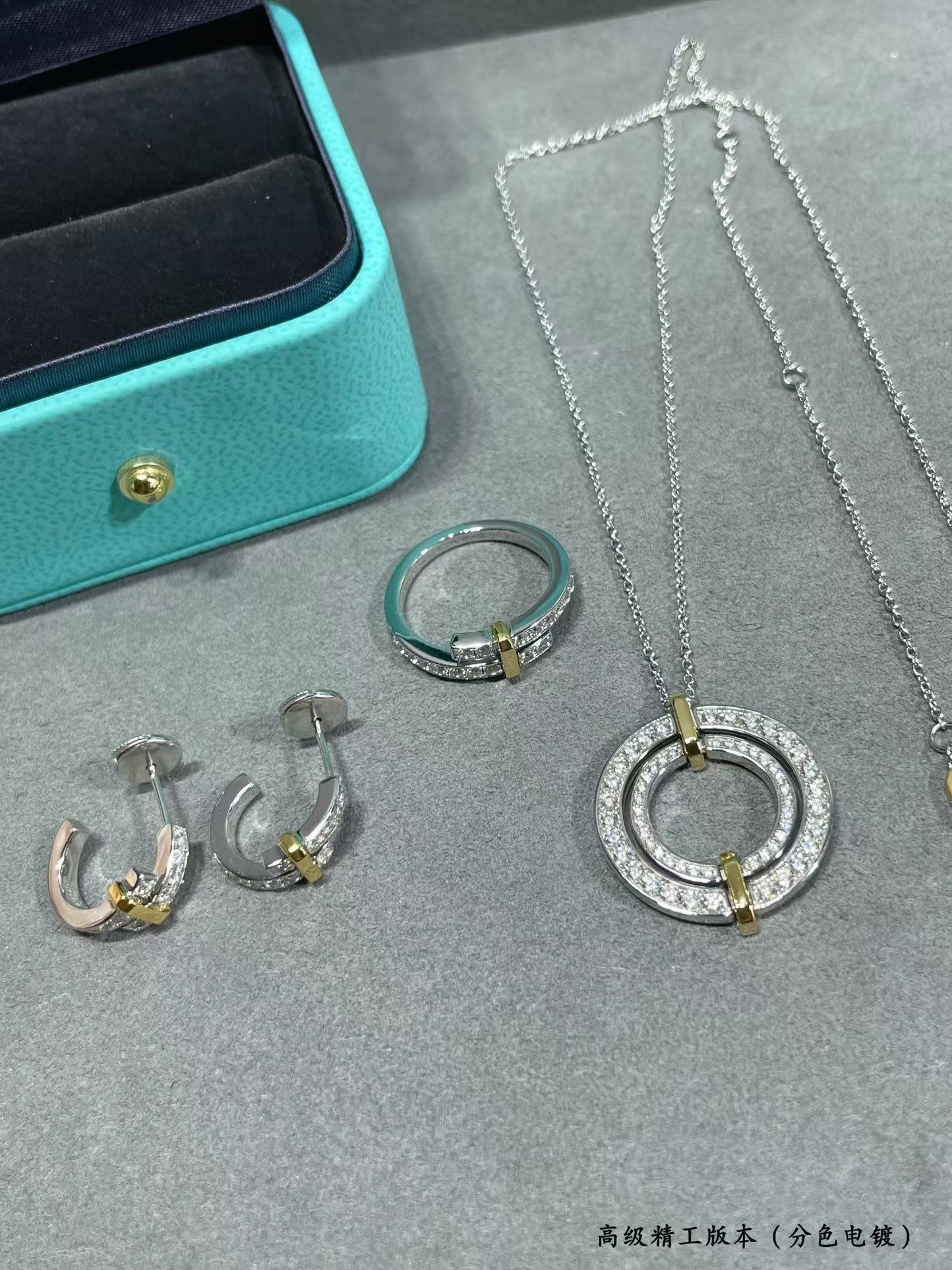 Buy replica Tiffany Edge Hoop Earrings and replica jewelry from PICKS Jewelry
