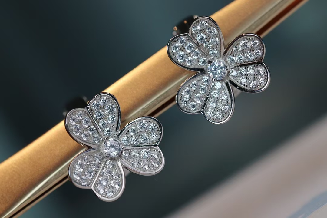 Buy replica Van Cleef & Arpels Frivole Earrings - Small and replica jewelry from PICKS Jewelry