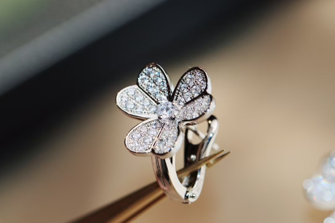 Buy replica Van Cleef & Arpels Frivole Earrings - Small and replica jewelry from PICKS Jewelry