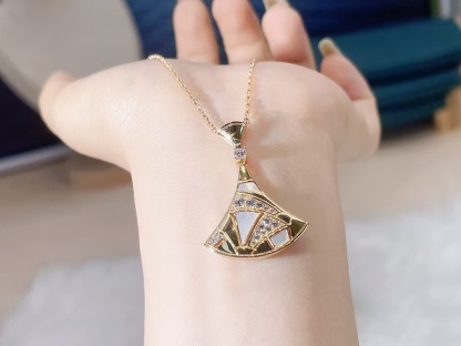 Buy replica Bvlgari Divas' Dream Necklace and replica jewelry from PICKS Jewelry
