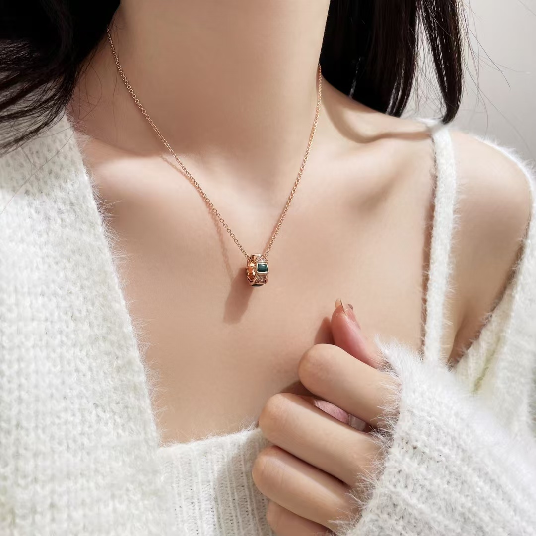 Buy replica Bvlgari Serpenti Viper Necklace and replica jewelry from PICKS Jewelry
