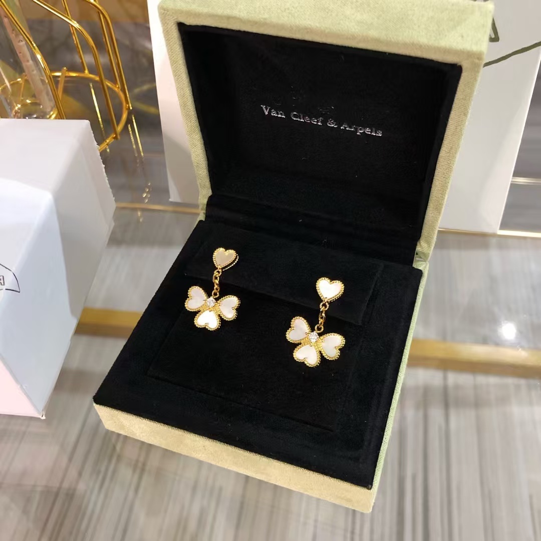 Buy replica Van Cleef & Arpels Sweet Hearts Earrings and replica jewelry from PICKS Jewelry