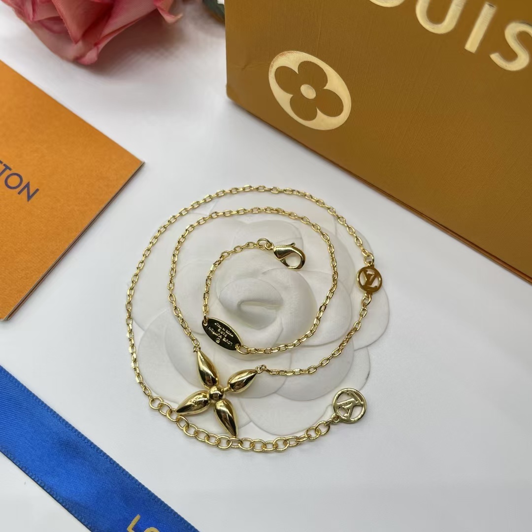 Buy replica Louis Vuitton Dainty Star Pendant Necklace and replica jewelry from PICKS Jewelry