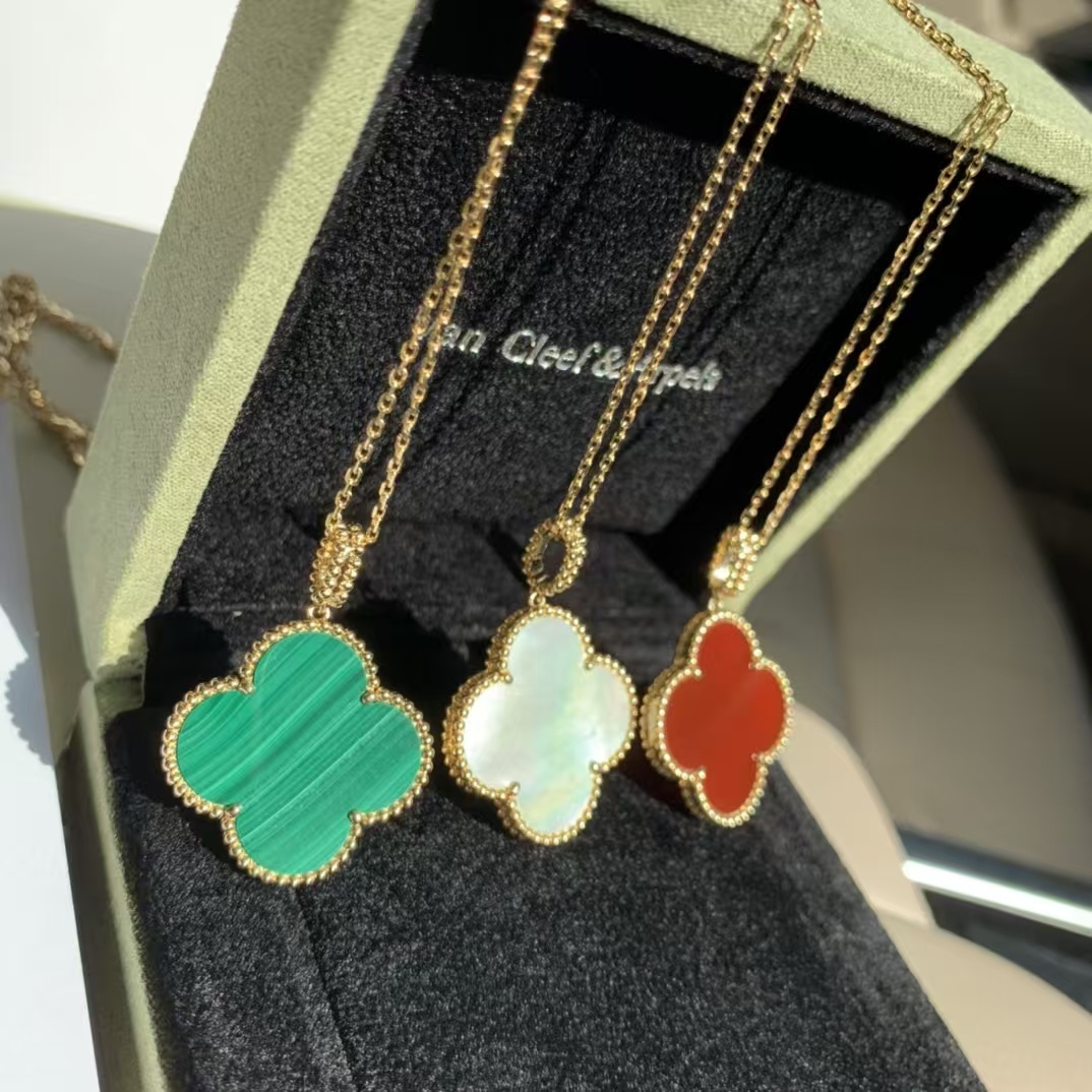 Buy replica Van Cleef & Arpels Vintage Alhambra Pendant Large Clover Sweater Necklace and replica jewelry from PICKS Jewelry