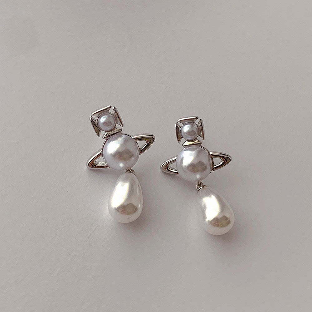 Buy replica Vivienne Westwood Teardrop Pearl Saturn Earrings and replica jewelry from PICKS Jewelry