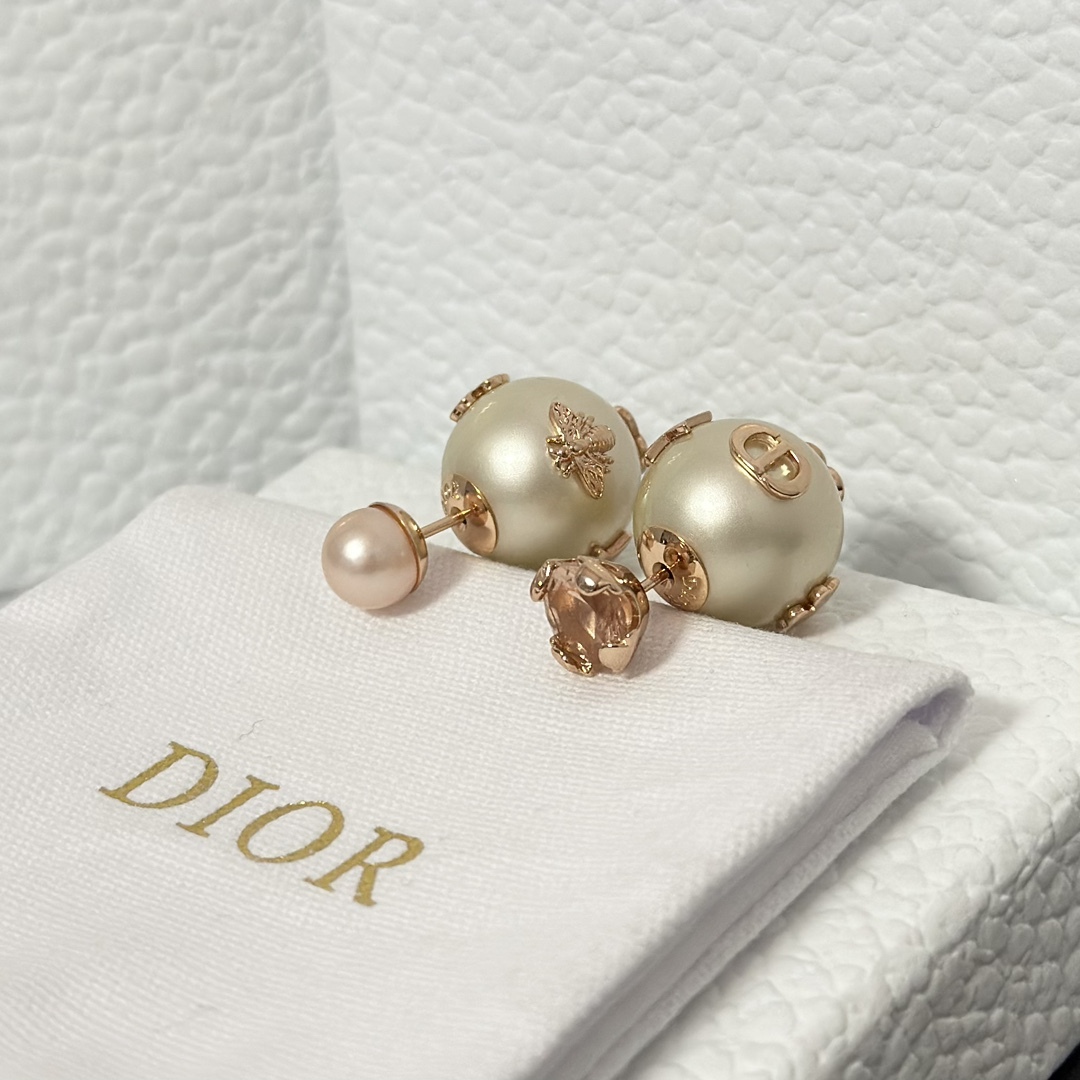Buy replica Dior New Two Pearls Stud Earrings and replica jewelry from PICKS Jewelry