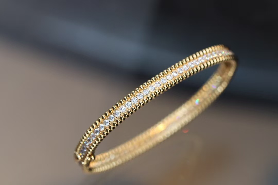 Buy replica Van Cleef & Arpels Perlée Perlée Diamonds Bracelet, 1 Row, Medium Model and replica jewelry from PICKS Jewelry