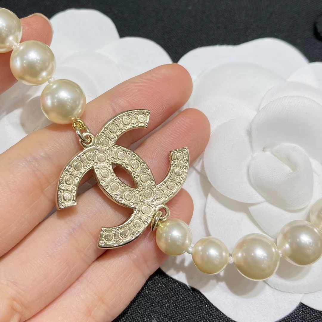 Buy replica Chanel Vibe Gradient Pearl Necklace and replica jewelry from PICKS Jewelry