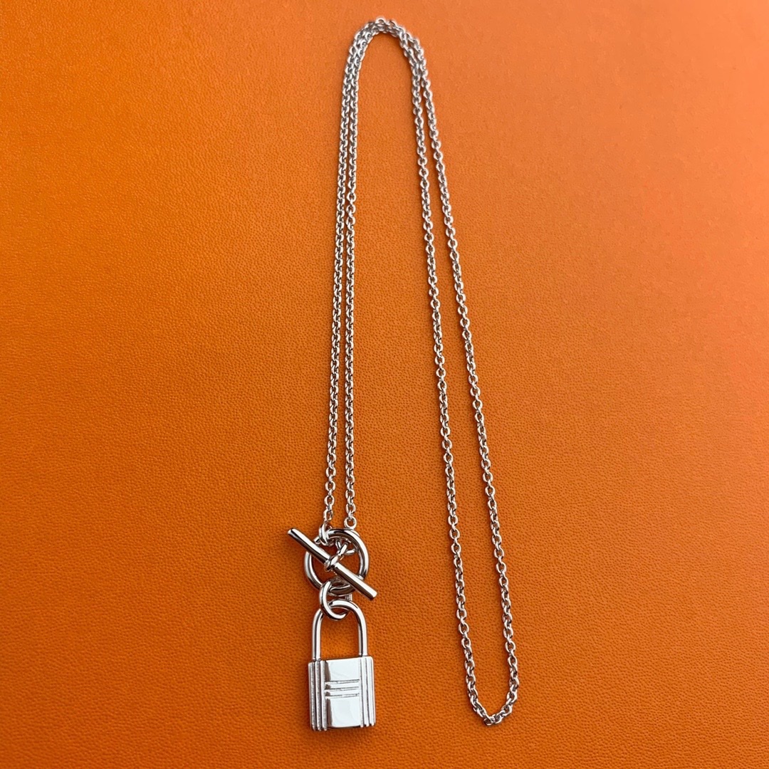 Buy replica Hermes OT Clasp Lock Pendant Necklace and replica jewelry from PICKS Jewelry