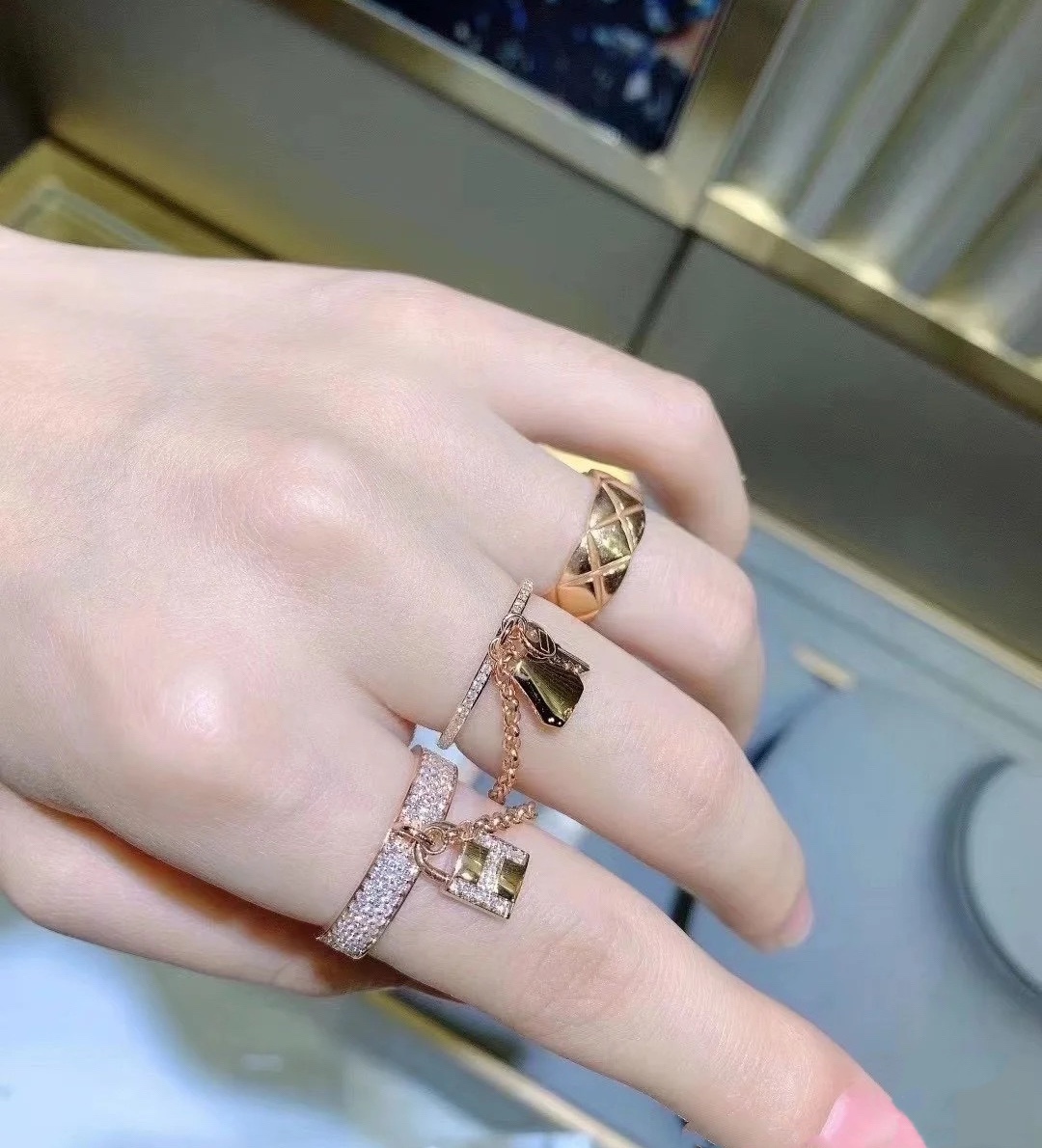 Buy replica Hermes Double Finger Key and Lock Ring and replica jewelry from PICKS Jewelry