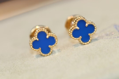 Buy replica Van Cleef & Arpels Earstuds Earring - Mini and replica jewelry from PICKS Jewelry
