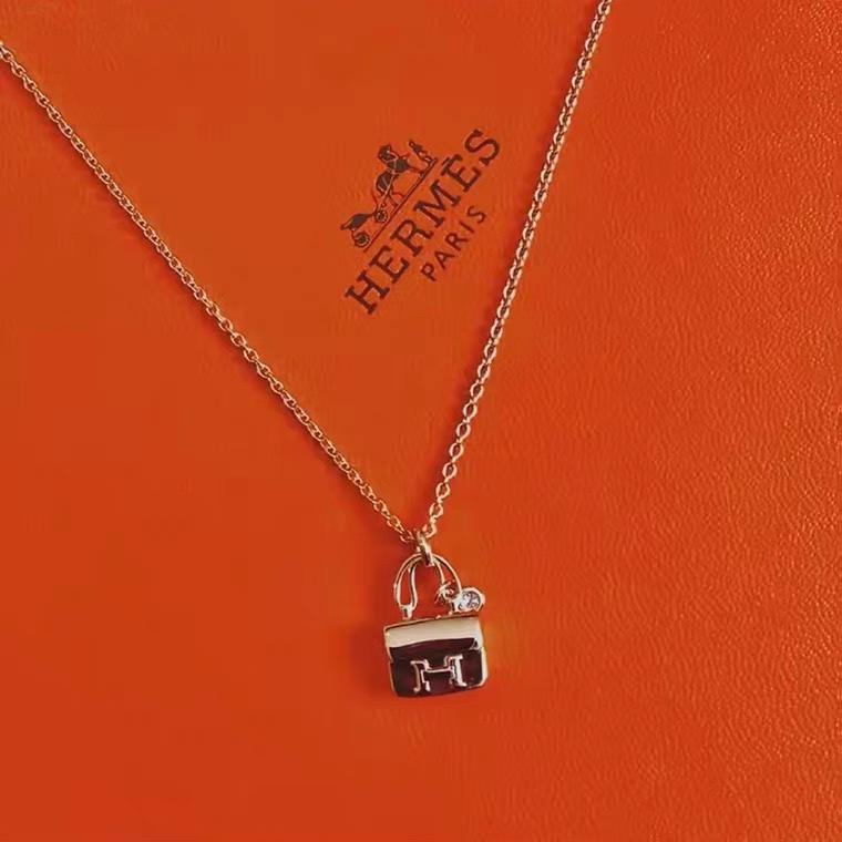 Buy replica Hermes Plain Surface Bag Pendant Necklace and replica jewelry from PICKS Jewelry