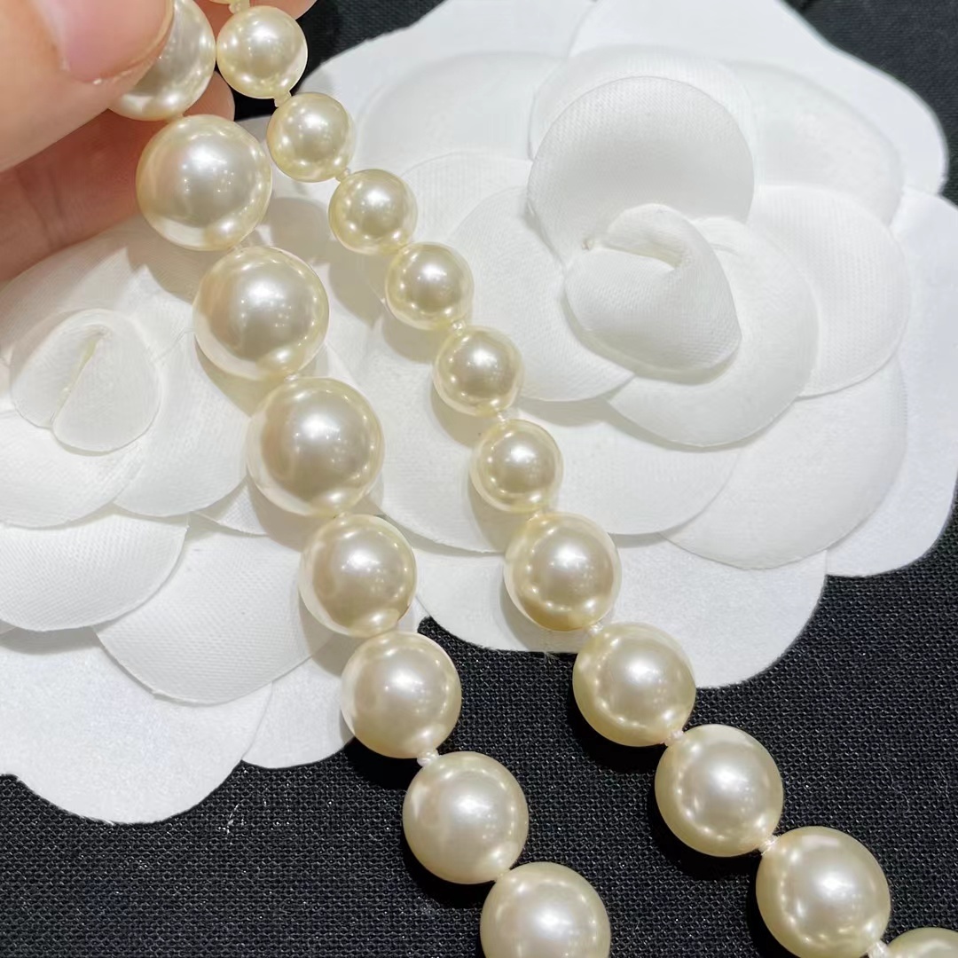 Buy replica Chanel Vibe Gradient Pearl Necklace and replica jewelry from PICKS Jewelry