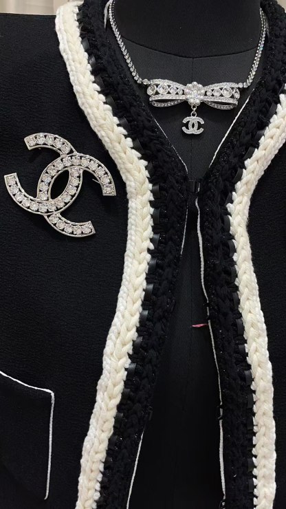 Buy replica Chanel Rhinestone Strass Bowknot Pendant Necklace and replica jewelry from PICKS Jewelry