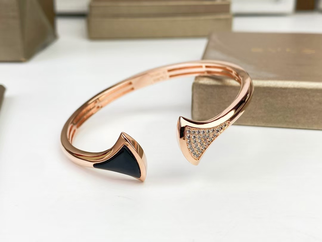 Buy replica Bvlgari Divas’ Dream Bracelet and replica jewelry from PICKS Jewelry
