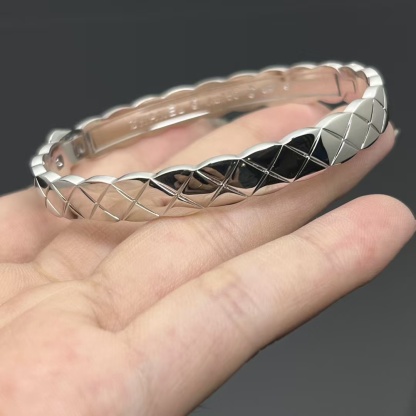 Buy replica Chanel Coco Crush Bangle Bracelet and replica jewelry from PICKS Jewelry