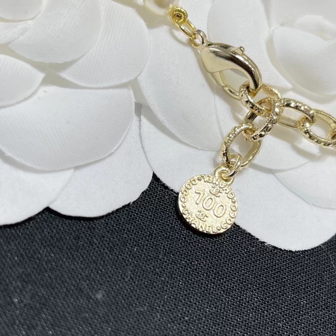 Buy replica Chanel Vibe Gradient Pearl Necklace and replica jewelry from PICKS Jewelry