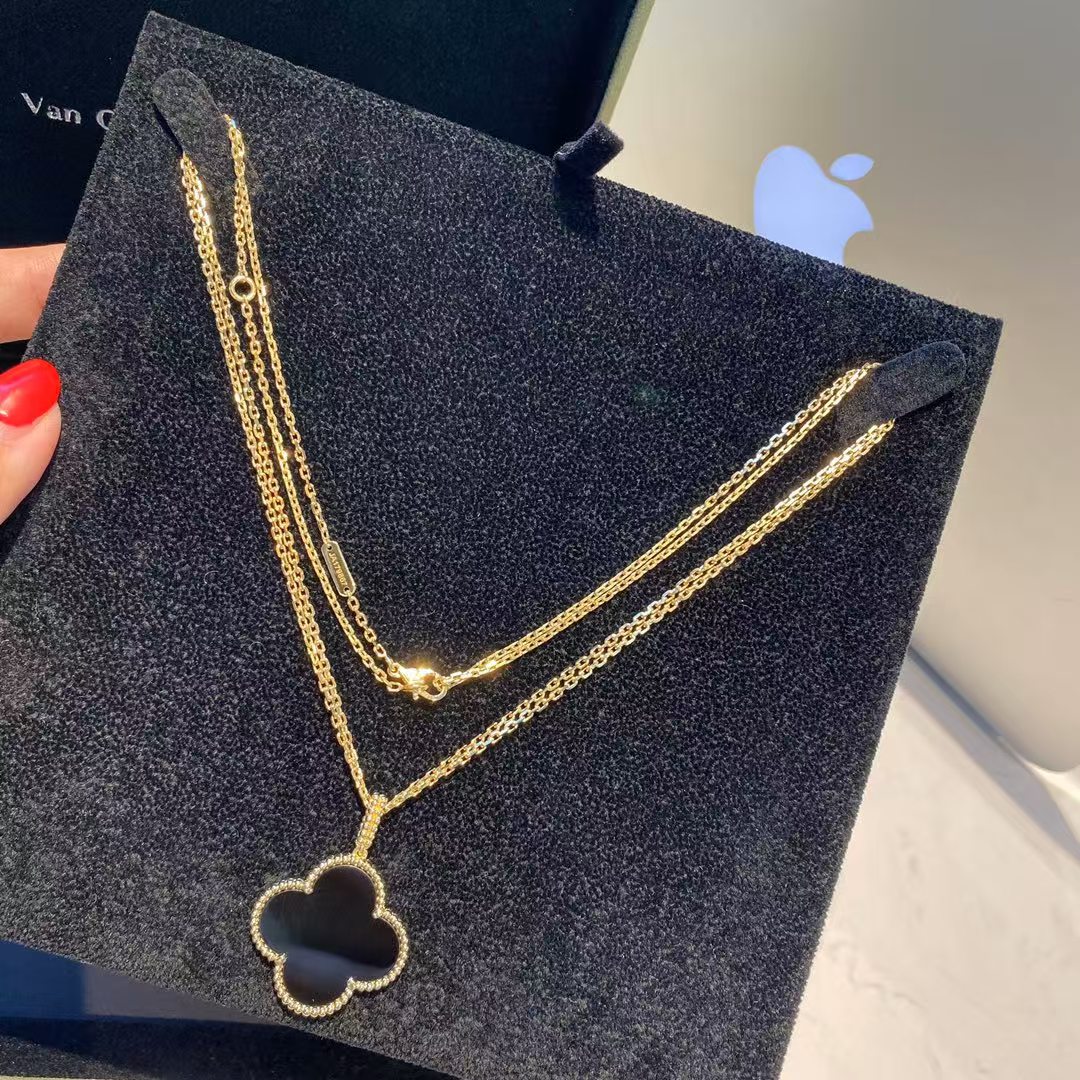 Buy replica Van Cleef & Arpels Vintage Alhambra Pendant Large Clover Sweater Necklace and replica jewelry from PICKS Jewelry