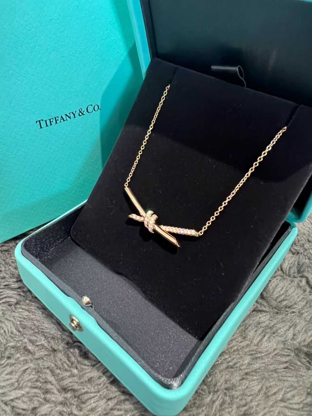 Buy replica Tiffany Knot Pendant Necklace and replica jewelry from PICKS Jewelry