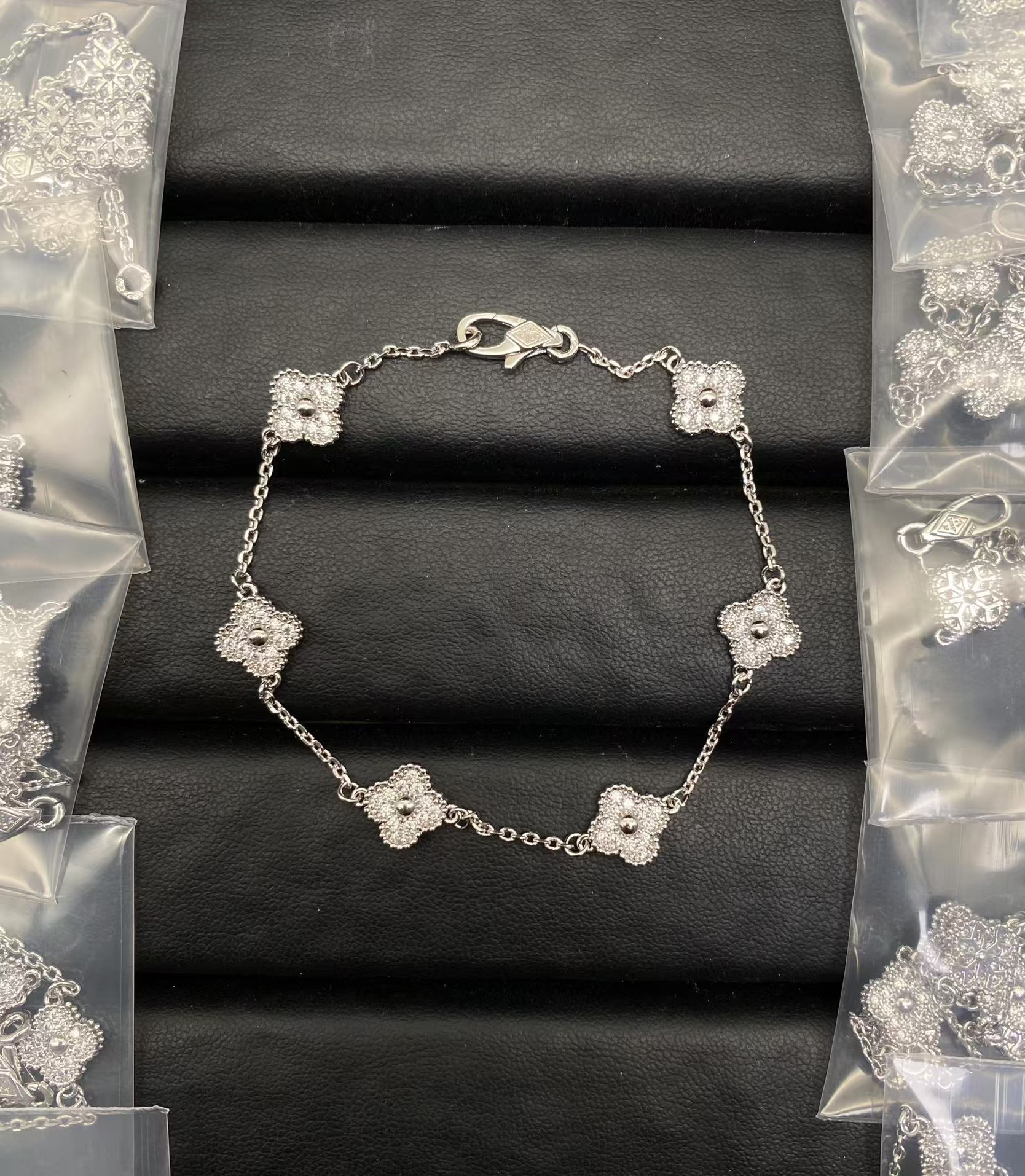 Buy replica Van Cleef & Arpels Six Clover Bracelet 6 Motifs and replica jewelry from PICKS Jewelry
