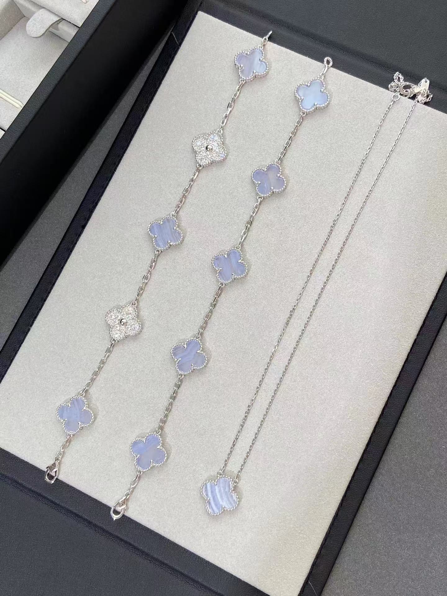 Buy replica Van Cleef & Arpels Vintage Alhambra Bracelet 5 Motifs and replica jewelry from PICKS Jewelry