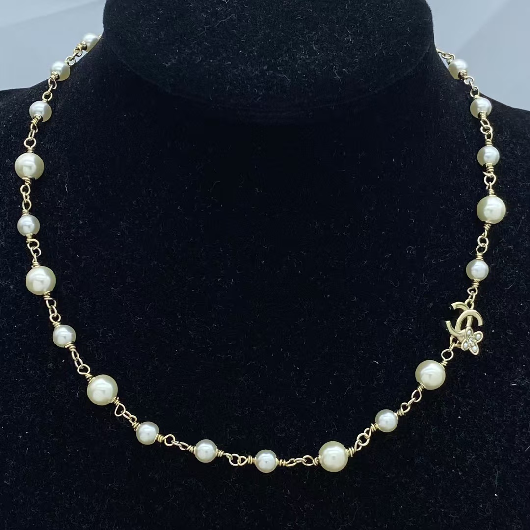 Buy replica Chanel Pearl with Chain Necklace and replica jewelry from PICKS Jewelry