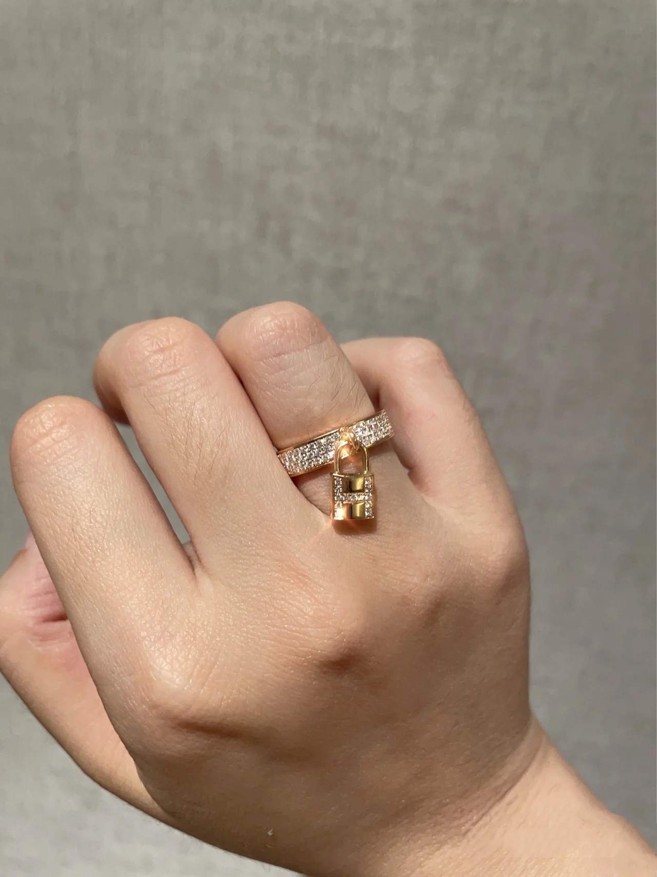 Buy replica Hermes Diamond Paved Lock Ring and replica jewelry from PICKS Jewelry