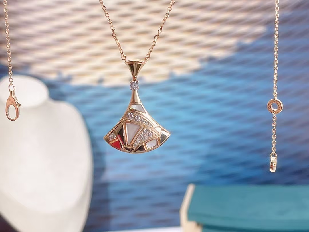 Buy replica Bvlgari Divas' Dream Necklace and replica jewelry from PICKS Jewelry